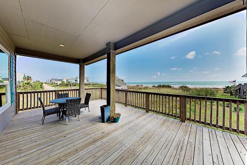 Gulf-front Getaway With Epic Views - 150' To Sand Home