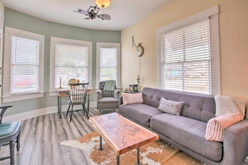 Roses Beach House - 2 Blocks To Pleasure Pier!