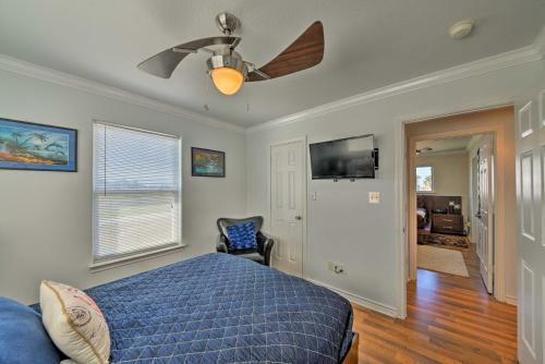 Galveston Escape With Entertainment Patio And Deck!