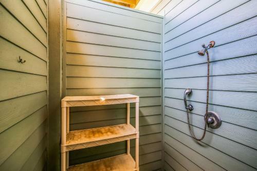 Kathie's Beachfront Kottage By Ryson Vacation Rentals