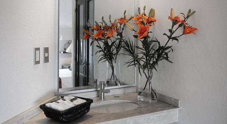 Aztic Hotel And Executive Suites