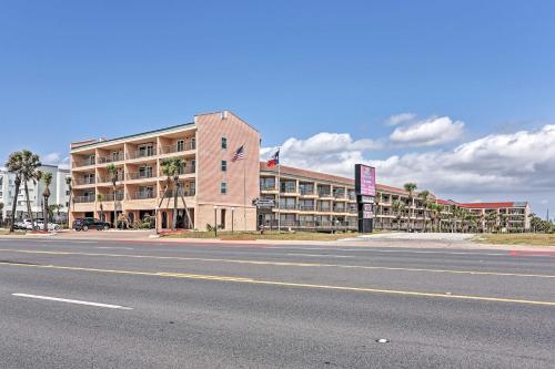Apartamento Upscale Condo With Community Pools And Big Patio!