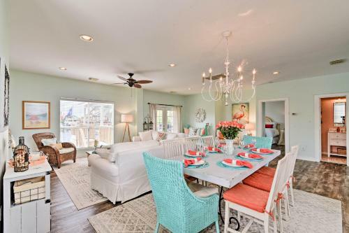 Updated Home With Boat Dock On Canal Less Than 1mi To Beaches!