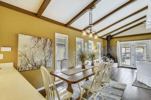 Island Life By Ryson Vacation Rentals