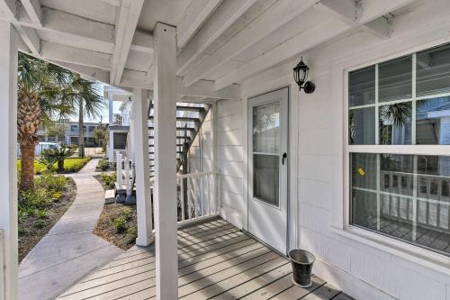 Historic Galveston Apartment - 1 Mi To Beach!