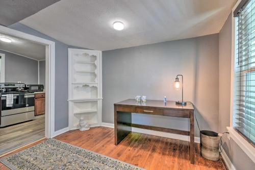 Historic Galveston Apartment - 1 Mi To Beach!