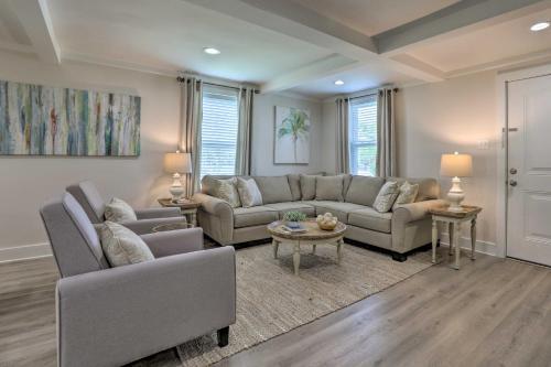 Dog-friendly Galveston Home - Walk To Beach!