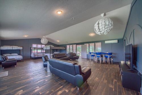 Hill Country Getaway Br 2230b Home