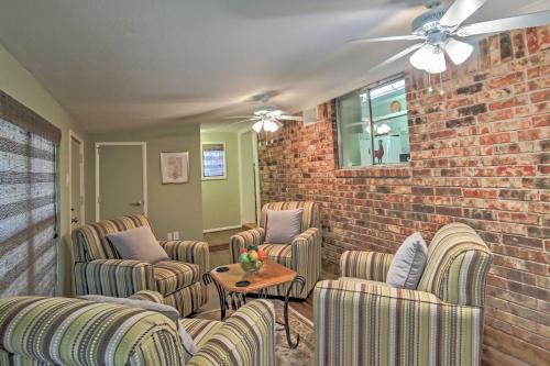 Southern Glen Rose Ranch House - Walk To Downtown!