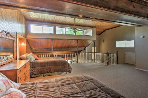 Spacious Lake Granbury Home With Patio And Boat Dock!