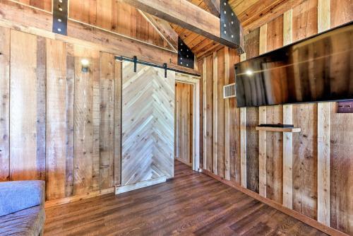 New Riverfront Cedar Cabin- Private Beach And Dock!