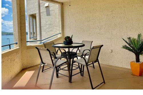 The Hideaway At The Island On Lake Travis