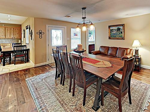 New Listing! Lakefront Beauty With Boat Launch Home