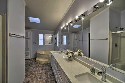 Waterfront Lakehills Home With Pvt Dock And Lake Views