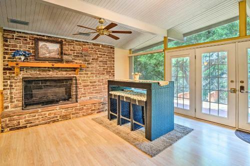 Lago Vista Home With Deck, Fire Pit And Lake Views