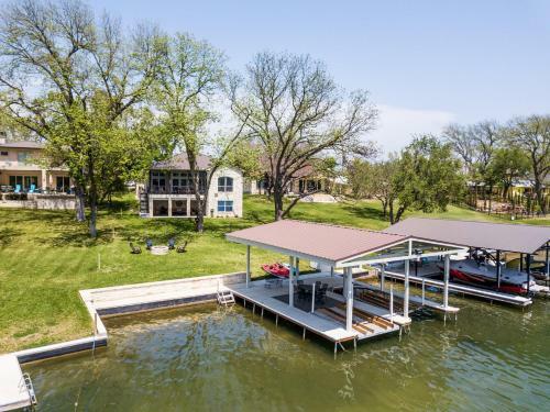 Ladybird Lakehouse On Lake Lbj