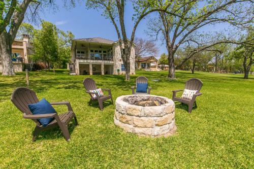 Ladybird Lakehouse On Lake Lbj
