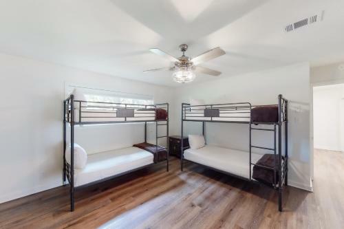 Crestwood Acres