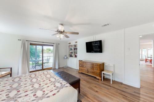 Crestwood Acres
