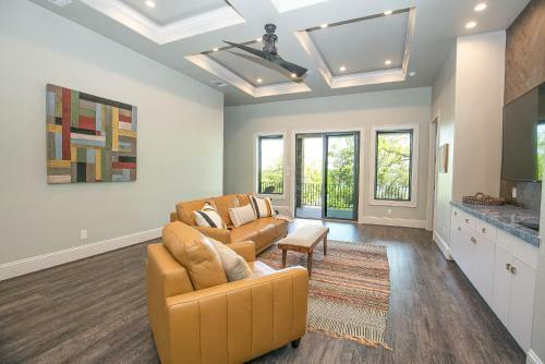 Wake & Roll - Loma Linda Luxury Lakeside Getaway