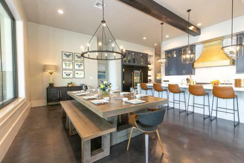 Wake & Roll - Loma Linda Luxury Lakeside Getaway