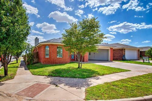 Pet-friendly Lubbock Home With Yard - 6mi To Ttu