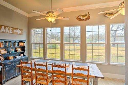 Spacious Lakefront Home With Deck And Fire Pit!