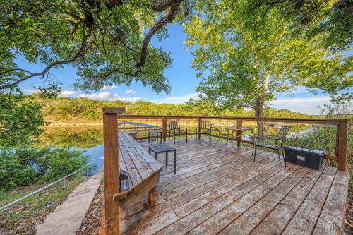 Lodge Redbird Retreat On Lake Travis