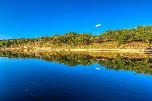 Lodge Redbird Retreat On Lake Travis