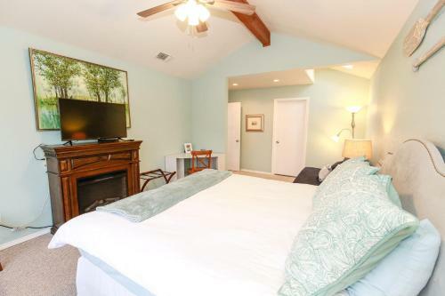 Splash Time! 4br Lake Lbj Waterfront W/ Boat Dock