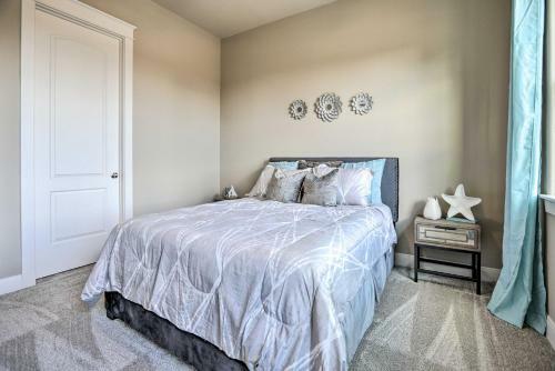 Elegant Townhome On Lake Conroe With Boat Slip!