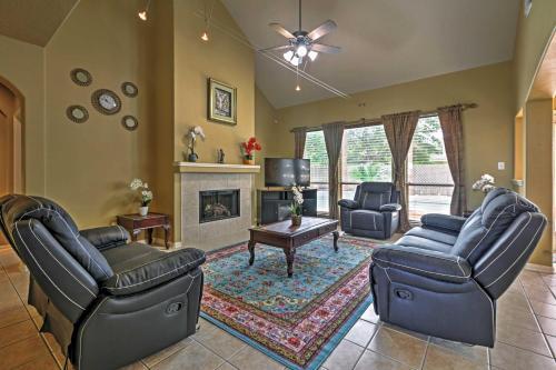 Spacious Pearland Home, 15 Mi To Downtown Houston!