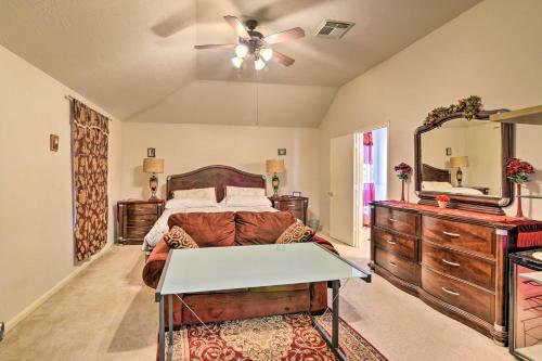 Family-friendly Home About 12 Mi To Space Center!