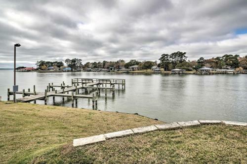 Apartamento Spacious Lake Livingston Condo With Dock And Pool
