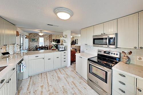 Lost Colony Beach House With Gulf Views & Pool! Home