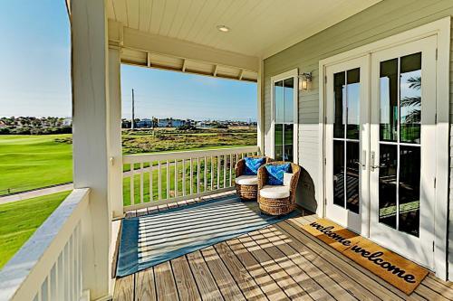 Fireside Cottage On Hole 8 - Bay & Marina Views Home