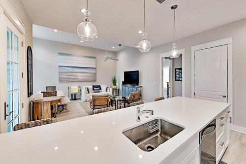 Palmilla Beach - Designer Townhome - Resort Pool Townhouse