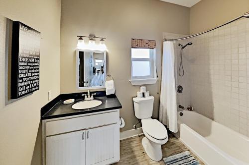 New Listing! Charming & Cozy Gulf Getaway With Pool Home