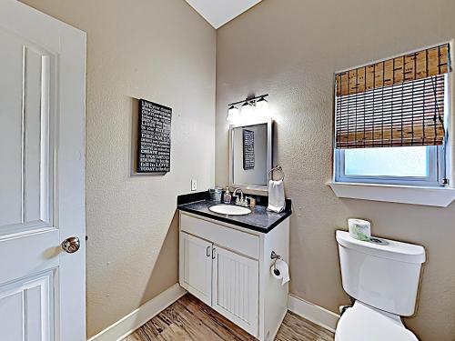 New Listing! Charming & Cozy Gulf Getaway With Pool Home