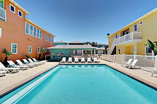 Luxury All-suite Village Walk Home - 2 Pools Home