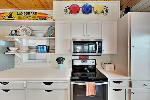 Luxury All-suite Village Walk Home - 2 Pools Home