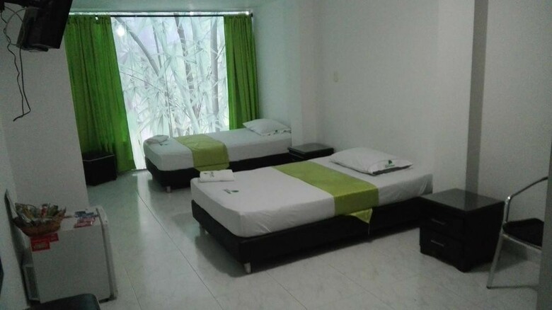 Hotel Paradise Lleras