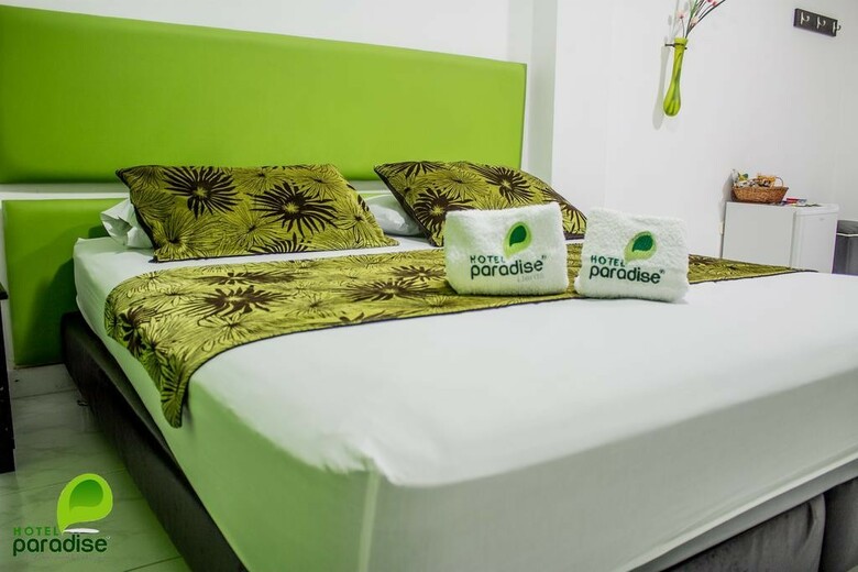 Hotel Paradise Lleras