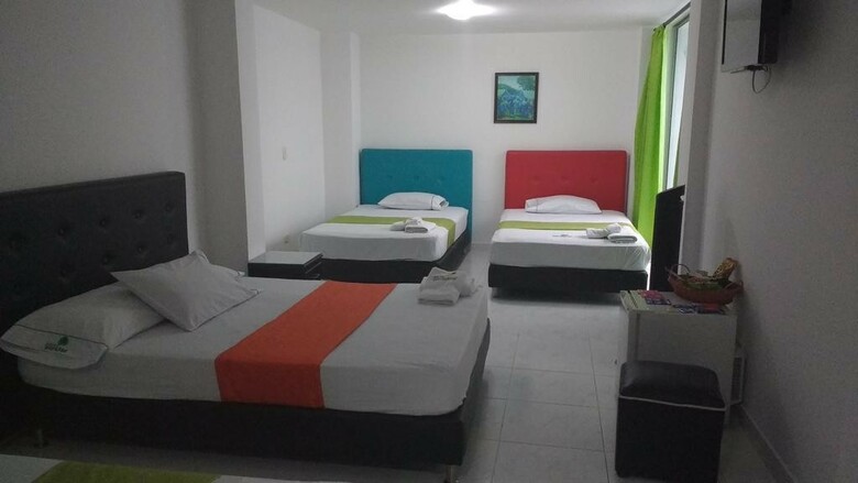 Hotel Paradise Lleras