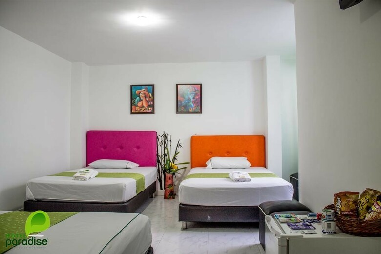 Hotel Paradise Lleras