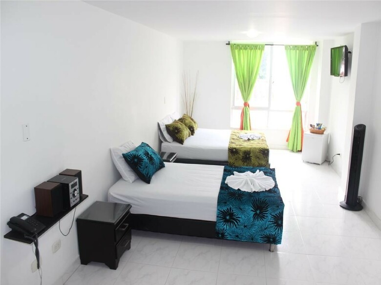 Hotel Paradise Lleras