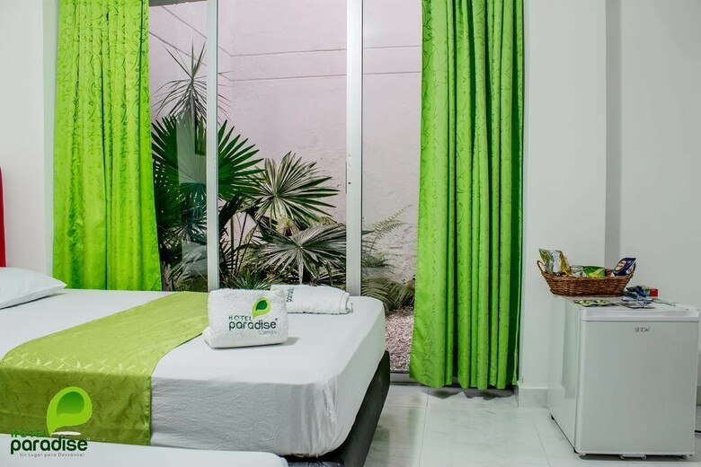 Hotel Paradise Lleras