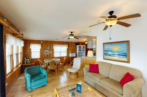 Long Island Village Unit 214