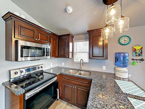 New Listing! Waterfront Home On Channel With 2 Pools Cottage
