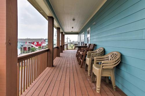 Texas Beach House With Views Ferry To Galveston!
